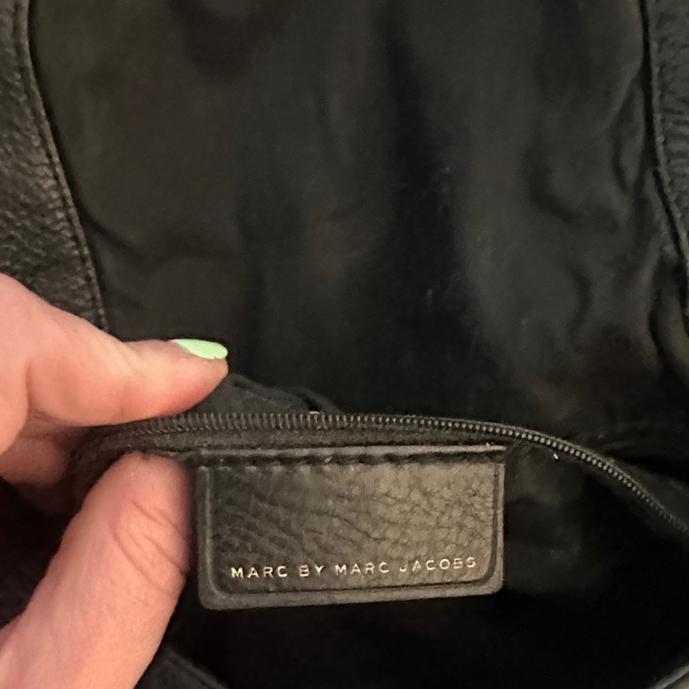 Marc by Marc Jacobs Black Leather Crossbody with Gold Plaque - Picture 10 of 13